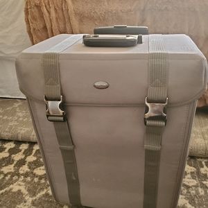 Seya travel makeup case